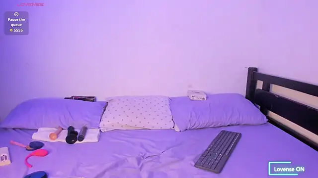 Lorena Hawkins online show from June 5, 2026, 1:21 am