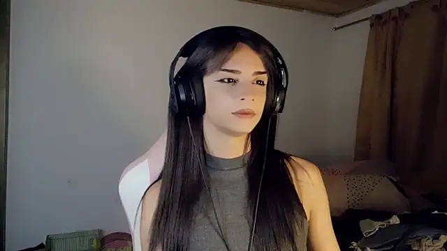 Dollbehavior  online show from April 17, 2026, 5:32 am