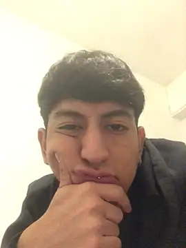 Snapshot of modelo180 chatting on January 16, 2025, 6:37 pm modelo180 online show from January 16, 2025, 6:37 pm