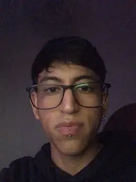 Snapshot of modelo180 chatting on February 19, 2025, 10:20 pm modelo180 online show from February 19, 2025, 10:20 pm