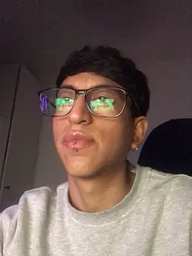 Snapshot of modelo180 chatting on March 18, 2025, 12:40 am modelo180 online show from March 18, 2025, 12:40 am