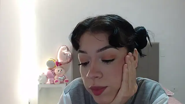 Caribbean beauty  online show from October 19, 2025, 3:09 am