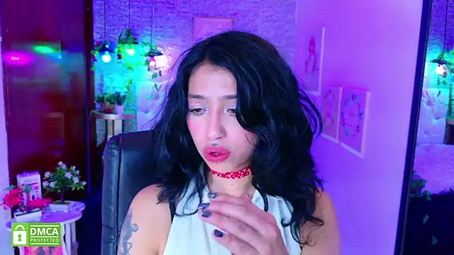 Snapshot of REDHOTTER_ chatting on February 4, 2026, 7:42 pm REDHOTTER online show from February 4, 2026, 7:42 pm