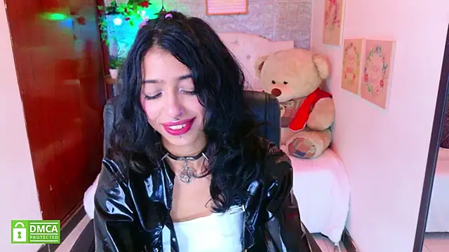 Snapshot of REDHOTTER_ chatting on January 7, 2026, 10:15 pm REDHOTTER online show from January 7, 2026, 10:15 pm