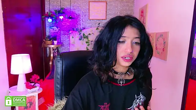 Snapshot of REDHOTTER_ chatting on January 15, 2026, 8:23 pm REDHOTTER online show from January 15, 2026, 8:23 pm