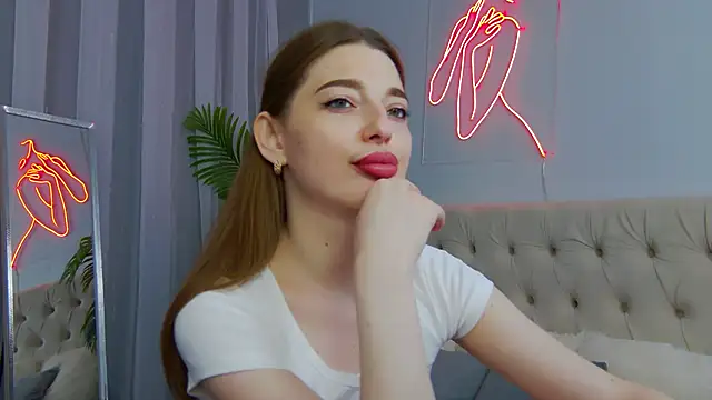 NicoleRosss online show from June 3, 2026, 11:55 am