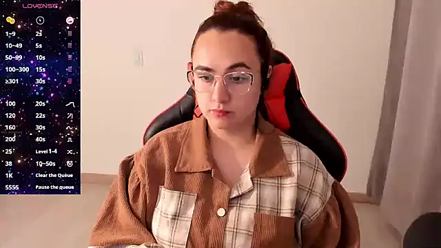 Snapshot of maryluna95 chatting on October 8, 2025, 11:27 pm maryluna95 online show from October 8, 2025, 11:27 pm