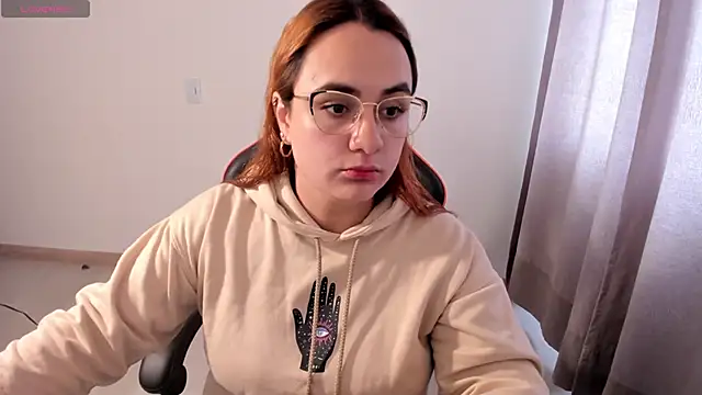 Snapshot of maryluna95 chatting on November 10, 2025, 5:29 pm maryluna95 online show from November 10, 2025, 5:29 pm