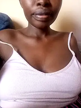 Snapshot of zainabsmile chatting on February 25, 2026, 10:59 am zainabsmile online show from February 25, 2026, 10:59 am