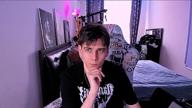 Snapshot of Foxicfu chatting on February 21, 2026, 10:06 am Foxicfu online show from February 21, 2026, 10:06 am