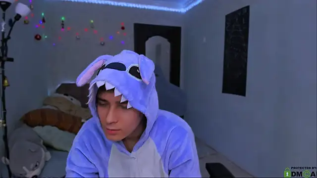 Foxicfu online show from January 9, 2025, 3:23 pm