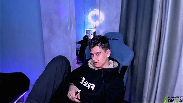 Foxicfu online show from March 6, 2025, 2:40 pm