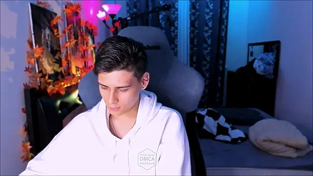 Foxicfu online show from October 1, 2025, 7:29 pm