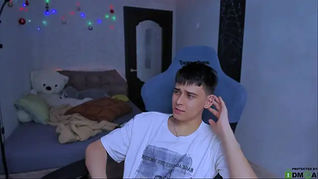 Foxicfu online show from January 14, 2025, 2:43 pm