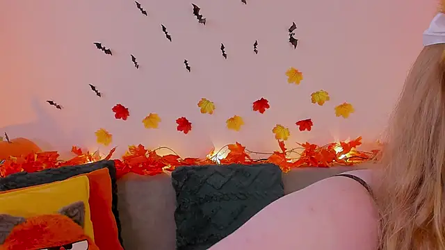 Tori the witch online show from November 14, 2025, 5:55 am