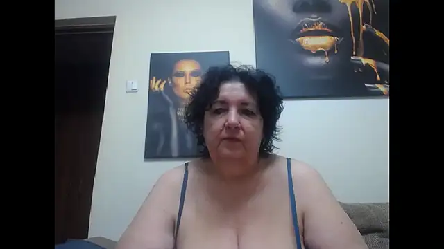 Snapshot of maturekorine chatting on September 15, 2025, 9:15 pm maturekorine online show from September 15, 2025, 9:15 pm