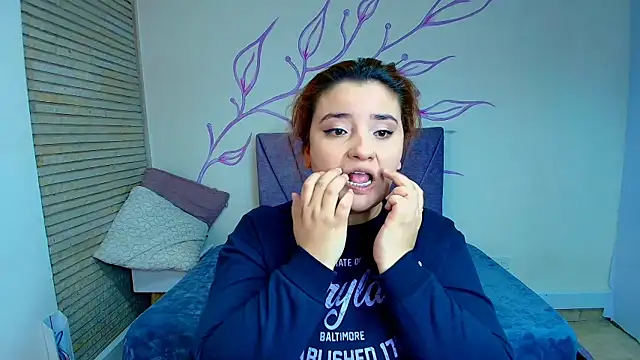 ZaraNolimits  online show from January 29, 2025, 12:02 pm