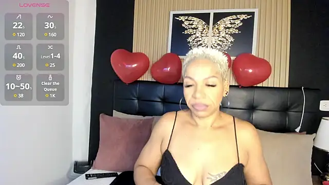 Snapshot of summer_night_ chatting on February 19, 2025, 11:17 am summer night online show from February 19, 2025, 11:17 am