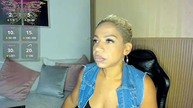 summer night  online show from October 13, 2025, 1:23 pm