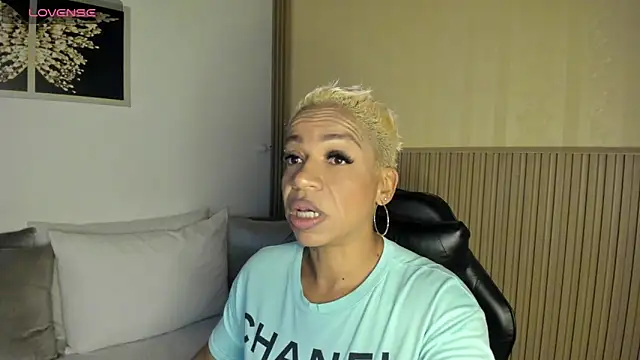 summer night  online show from December 14, 2025, 12:33 pm