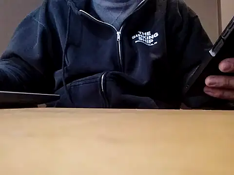 Snapshot of Elisyum2023 chatting on February 5, 2026, 6:37 pm Elisyum2023 online show from February 5, 2026, 6:37 pm