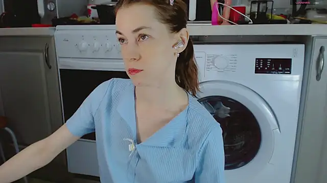 Amina Barbarian online show from November 23, 2025, 4:50 pm