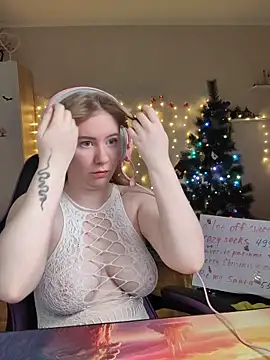 D0nna  online show from December 18, 2025, 11:30 pm