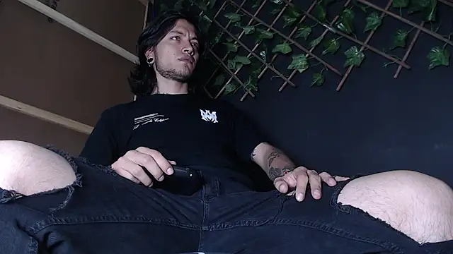 Dicaprioo  online show from September 10, 2025, 6:07 pm