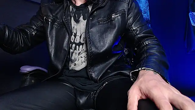 Dicaprioo  online show from February 10, 2026, 7:07 am