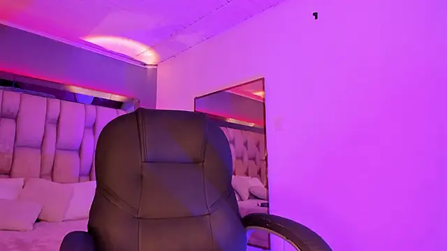 EmilyHaan online show from March 19, 2025, 10:09 pm