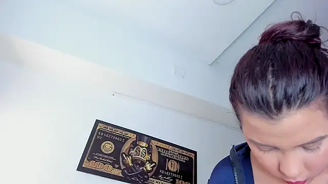 Snapshot of Elsalombardi_ chatting on September 11, 2025, 12:16 pm Elsalombardi online show from September 11, 2025, 12:16 pm