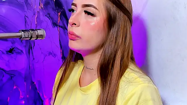 kristal blond online show from January 11, 2026, 8:05 pm