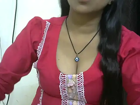 momo lov online show from September 20, 2025, 5:12 am