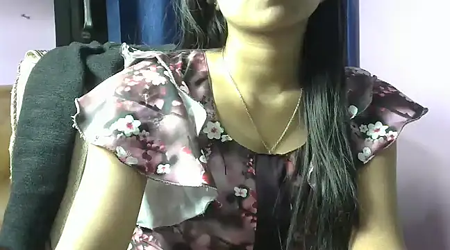 momo lov online show from February 13, 2025, 8:17 am