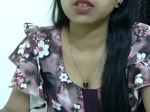 momo lov online show from March 20, 2025, 10:54 am