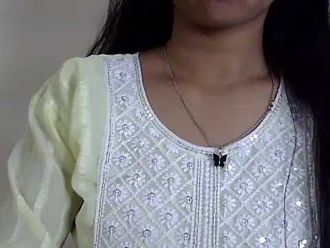 momo lov online show from March 5, 2025, 4:56 am