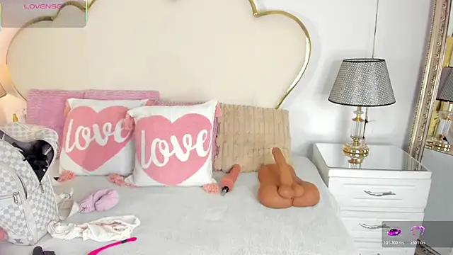 CahitlinBell online show from November 28, 2025, 8:47 am