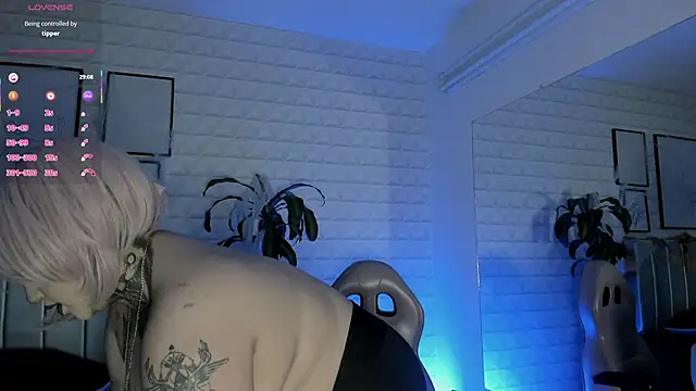 bella-green online show from October 27, 2025, 7:15 pm