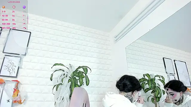 bella-green online show from October 22, 2025, 7:02 pm