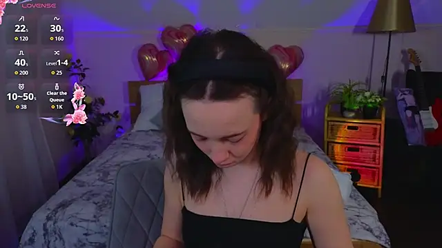 Snapshot of Hayle_Hill chatting on February 9, 2026, 1:03 am Hayle Hill online show from February 9, 2026, 1:03 am