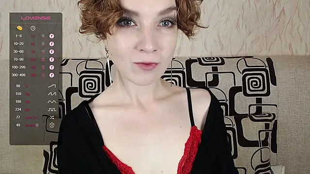 TinaWince online show from October 9, 2025, 4:46 am