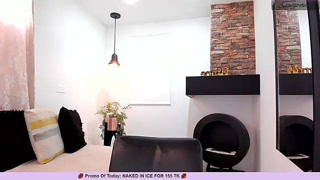  alaiasmile  online show from March 18, 2025, 7:12 pm