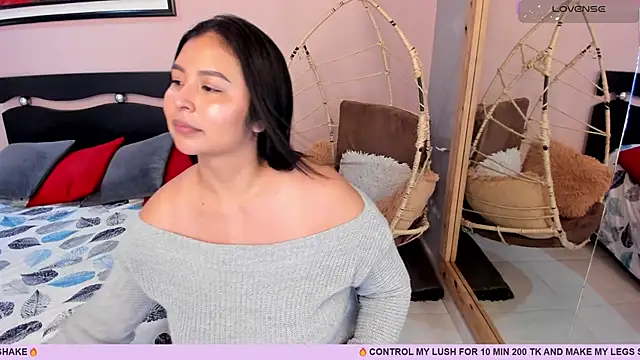  alaiasmile  online show from October 8, 2025, 7:14 pm