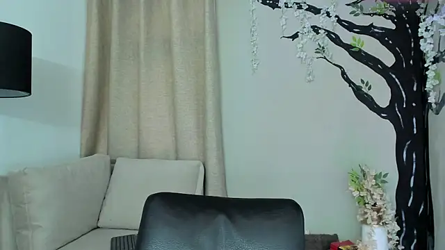  alaiasmile  online show from October 1, 2025, 7:18 pm