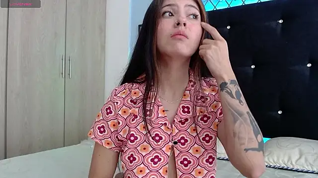 Snapshot of evatits_1 chatting on February 17, 2026, 12:24 pm evatits 1 online show from February 17, 2026, 12:24 pm