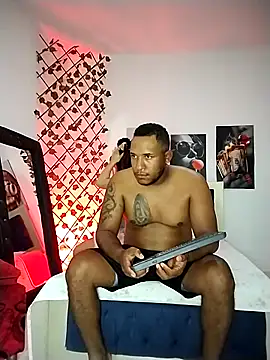 Snapshot of ARTHUR_MINI chatting on December 5, 2025, 1:05 am ARTHUR MINI online show from December 5, 2025, 1:05 am