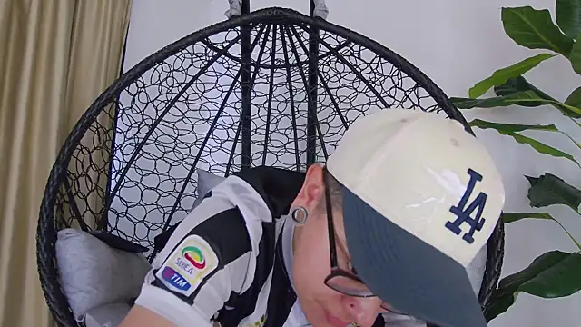 alex noa online show from October 17, 2025, 5:26 pm