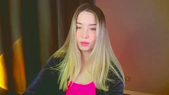 mia raspberrie online show from January 11, 2025, 6:45 am