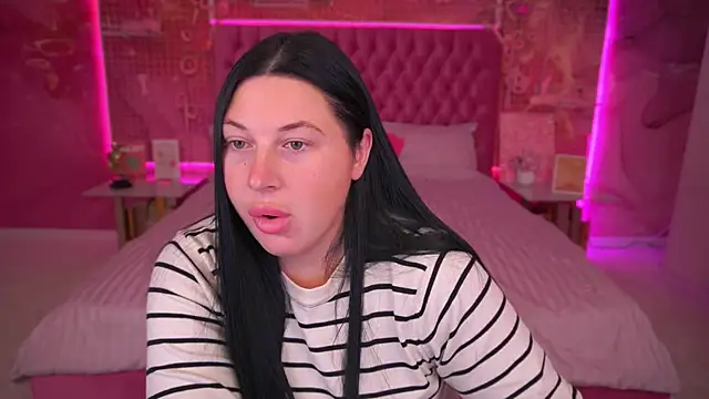 ArianaDarkk online show from October 18, 2025, 7:49 pm