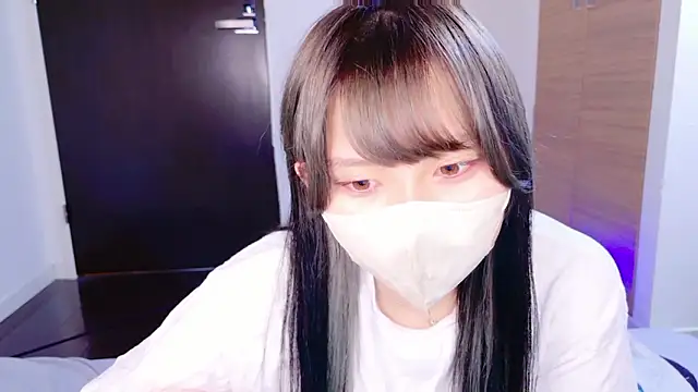 senachinnn online show from October 19, 2025, 8:50 am